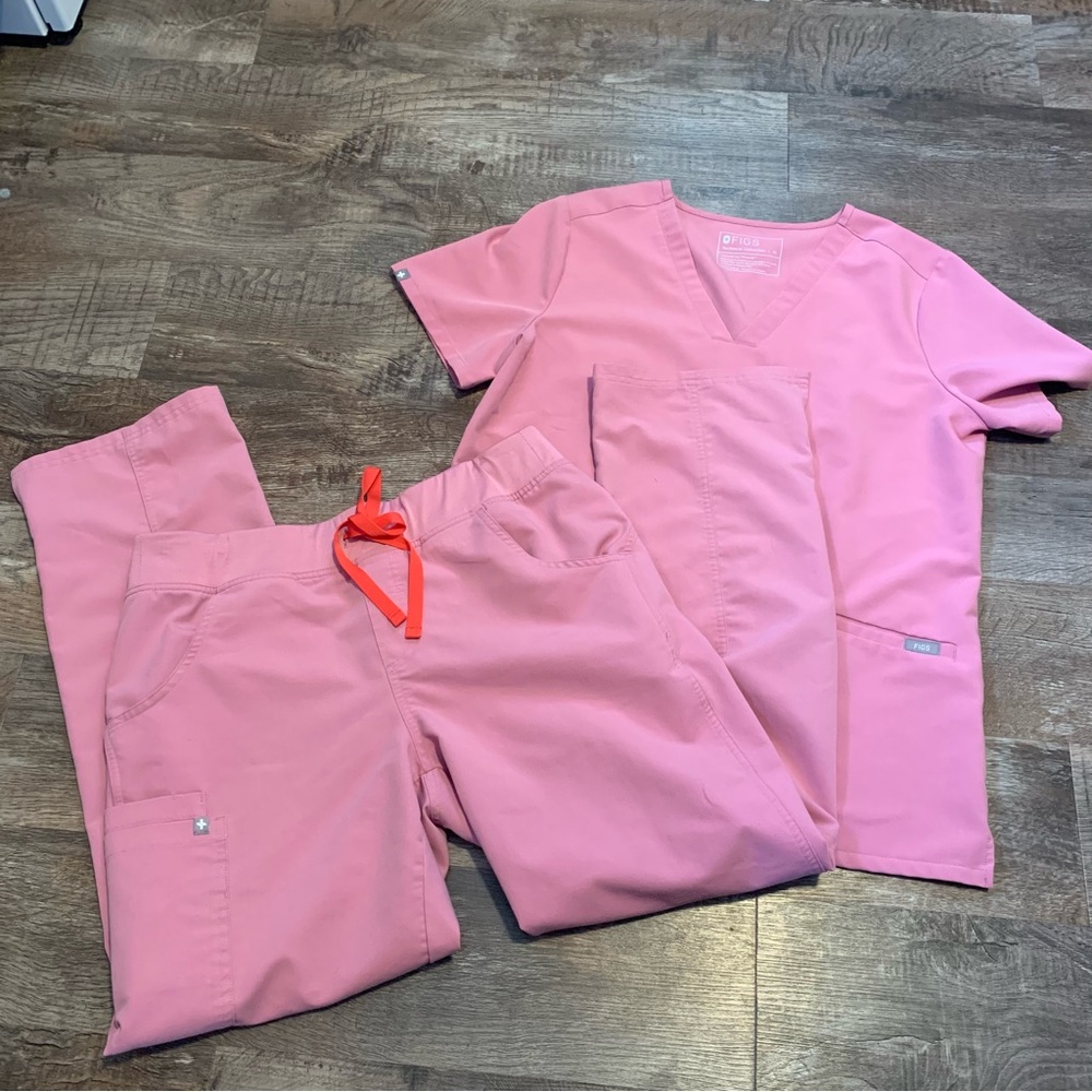 Chalk Pink Figs Scrub set Size M